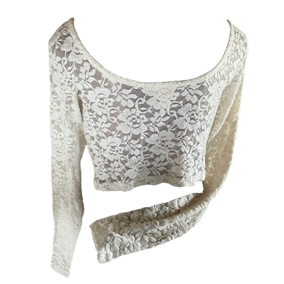Soft Lace Crop Long Sleeve - Picture 4 of 7